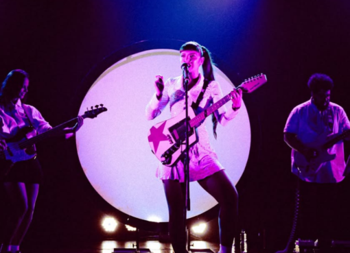 O ESPETÁCULO DE JULIA MESTRE AO VIVO