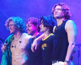 MIDNIGHT TIL MORNING ESTREIA TURNÊ E MOSTRA FORÇA DE CONEXÃO COM FÃS